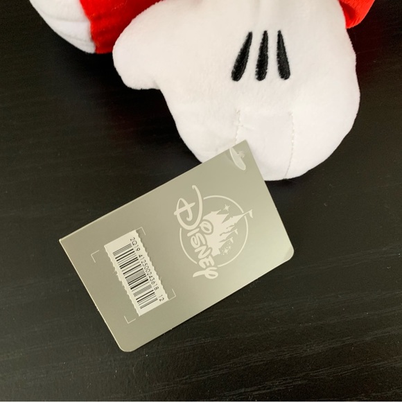 Disney’s Mickey and Minnie Valentine’s Day Plushies - Picture 8 of 9